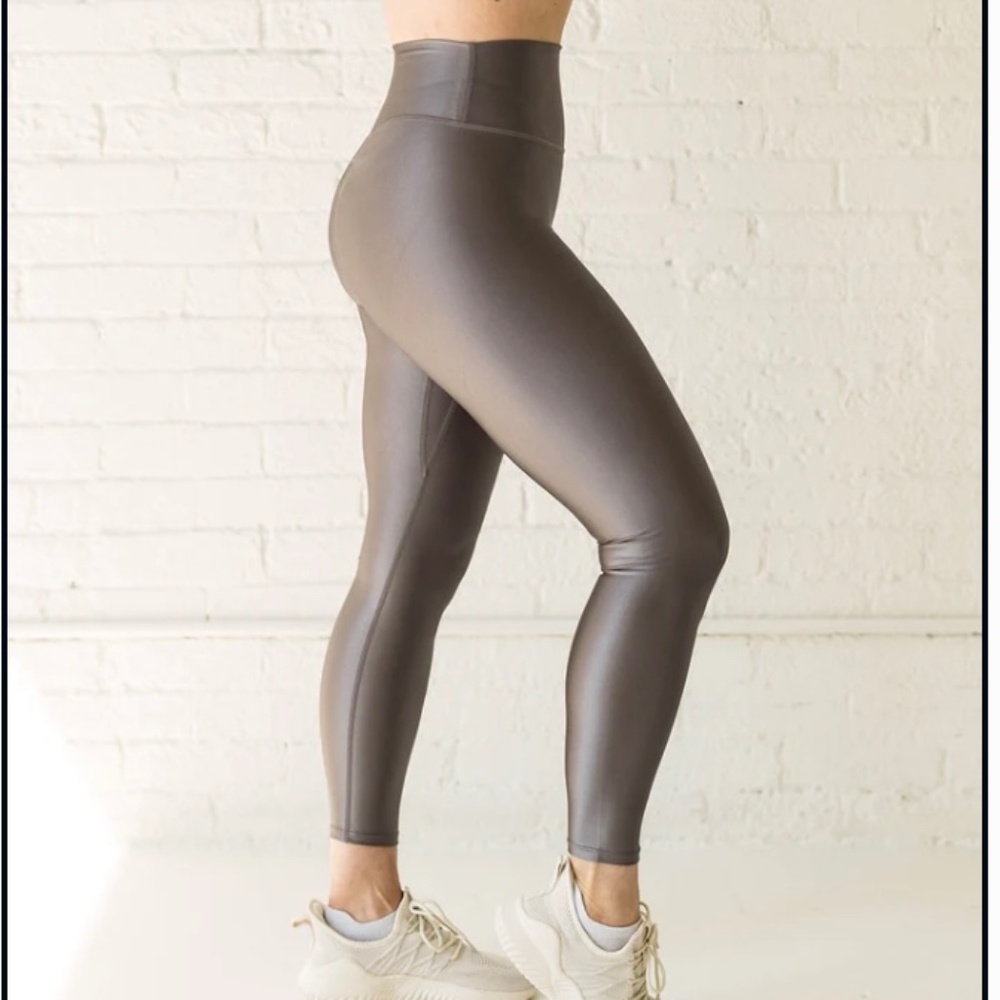 Erin Oprea Graphite leggings